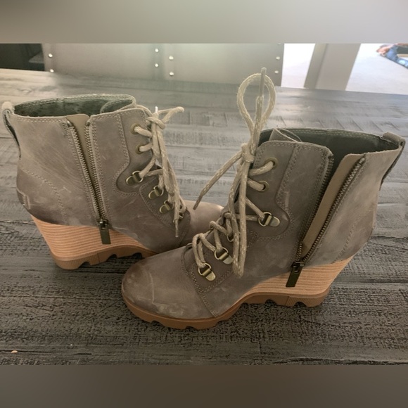 Women's Sorel JOAN UPTOWN LACE Leather Boots Size 8 KHAKI Like New Preloved - Picture 4 of 13
